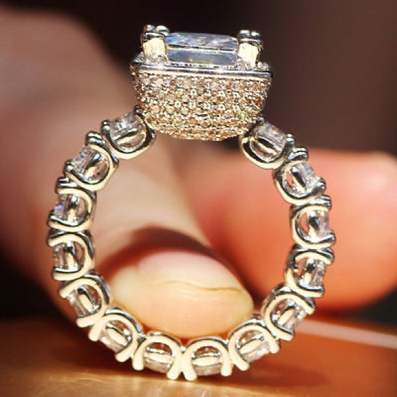 Engagement ring - Picture 4 of 6